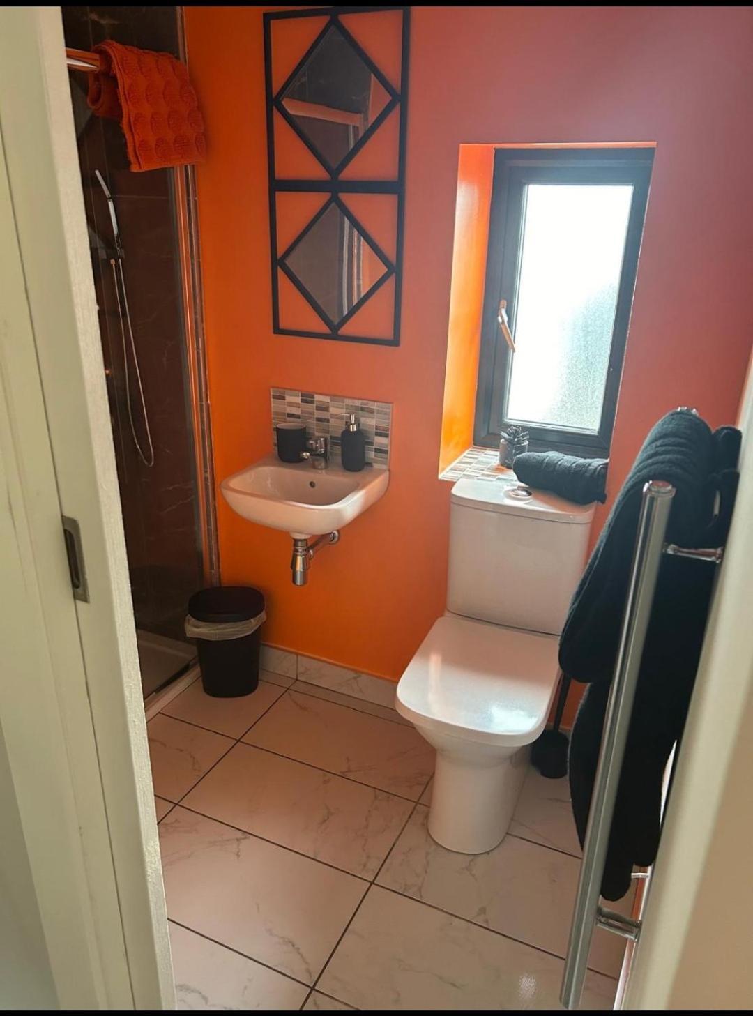 Kelly'S Roost Apartman Doagh Kültér fotó